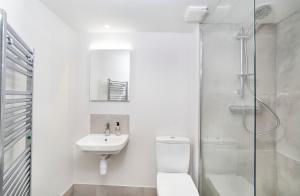 The Old Hotel - The Hole in the Wall