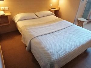 Hotels Les Charmilles : photos des chambres