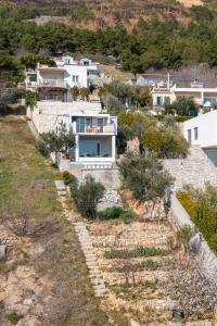 Mirabilis - Private Beach House