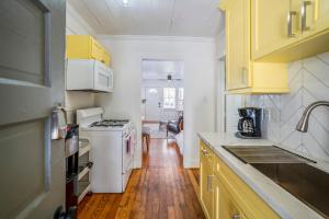 Historic Heights Artist Bungalow #1