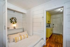 Historic Heights Artist Bungalow #1