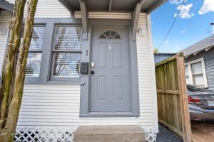 Historic Heights Artist Bungalow #1