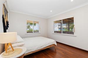 Peaceful and Renovated Original Beach House with Sweeping Views of Gracetown