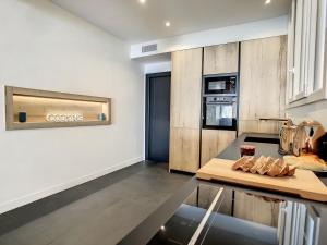 Nestor&Jeeves - BLUE PROMENADE - Sea front - Central - Luxe