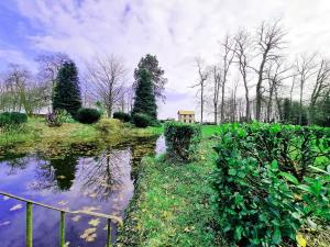 B&B / Chambres d'hotes Les Ecuries du Chateau de Brumare : photos des chambres