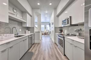 Boise Townhome with Rooftop Deck, 2 Mi to Downtown!