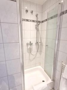 Double Room with double bed with Bathroom room in Adler Hotel Frankfurt