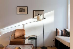 VIVA Whilom Secret with garage