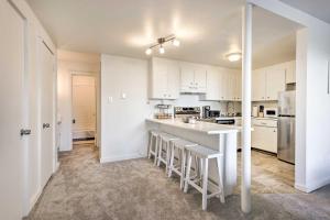 Steps to Dillon Reservoir Mtn-View Condo