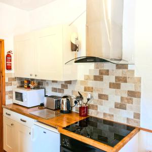 Ta Mill Cottages & Lodges - Smithy Cottage