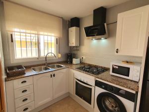 Apartamento bahia park 1a linea " Magic world "