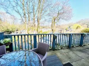 18 river view chalet-Glan Gwna Holiday Park - Brynteg