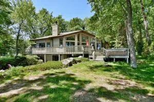 Cheif Lake Lodge home - Winter