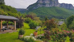 Suite au pied de la montagne et vue imprenable