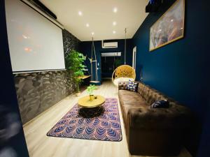 Appartements Capsule le temps suspendu balneo & home cinema & billard : photos des chambres