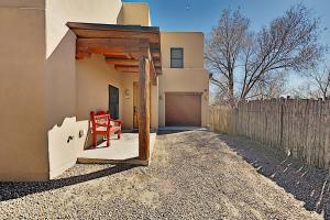 Del Norte Manor Unit B