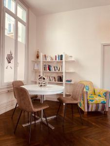 Hotels Hotel De Ma Tante : photos des chambres