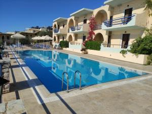 Studio (2 Adults) with Sea View room in Gregory Apartments