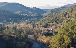 Maisons de vacances 3 Bedroom Nice Home In Peyremale : photos des chambres