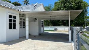 HOMESTAY ASTON GARDEN KB