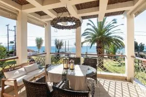 Vitamin Sea Beachfront Villa, Sithonia #FeelsLikeHome - 梅塔诺佛希斯