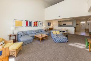 The Sandbridge Dunes - Captains Quarters 408