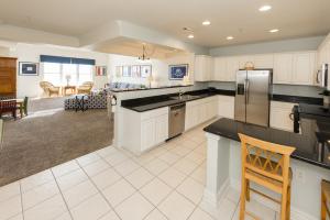 The Sandbridge Dunes - Captains Quarters 408