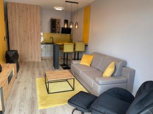 APARTAMENT ELEGANCE YELLOW w Lets Sea Basen&SPA