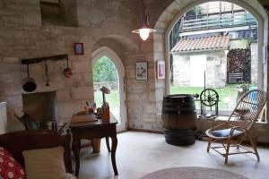 Maisons de vacances Maison du XVeme au coeur du village medieval : photos des chambres