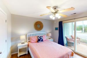 Seaside - Threes A Charm D-104