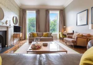 The Edinburgh Address - Castle View Apartment