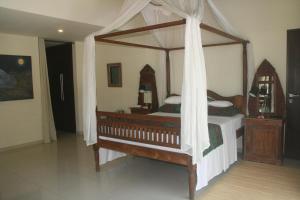 Frangipani Beach Hotel