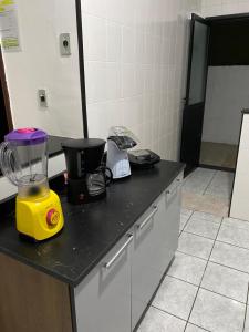 Ap Vila Guilhermina com quintal (Praia Grande)