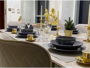 THE PENTHOUSE near Burj Khalifa and Dubai Mall