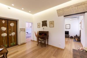 Trevi Rome Central House