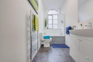 Lovely Central 1 Bed Apartment Sleeps 2 plus 1