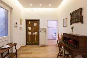 Trevi Rome Central House