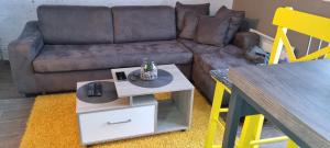 Kraljevi Cardaci 9D 12- Sunny view