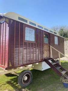 Vintage Showman's Wagon For Two Close to Beach - Turnchapel