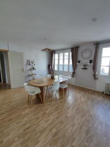 Appartements Gite Le 101eme dans le centre de Ste Mere Eglise : photos des chambres