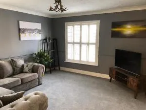 Stylish 2 bed apartment next to the Norfolk Broads - Wroxham