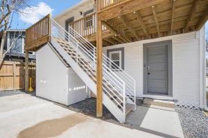 Historic Heights Artist Bungalow #3