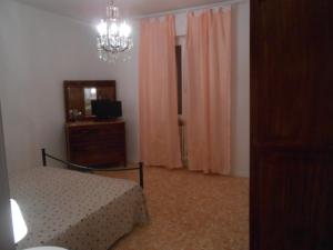 Double Room with Private Bathroom room in Gino's House