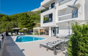 Beautiful Apartment In Baska Voda With Wifi, Outdoor Swimming Pool And Heated Swimming Pool