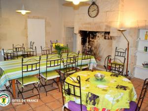 Maisons de vacances Gite Bossay-sur-Claise, 5 pieces, 15 personnes - FR-1-381-514 : photos des chambres