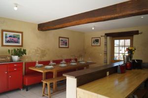 Maisons de vacances 24H Le Mans - Les Haies Gite, near Le Mans Circuit : photos des chambres