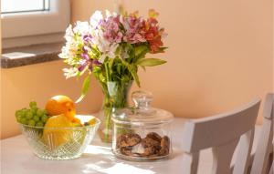 Lovely Apartment In Podstrana