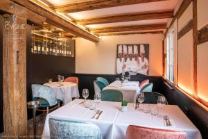 Hotels Hotel Restaurant Au Cygne : photos des chambres