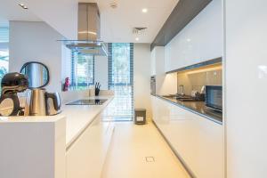 Elegant 3 bedroom plus maid on Bluewaters 210