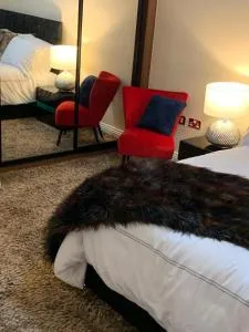 PRIME 2 BED APARTMENT BY THE BEACH No PARTIES No events - Great Wakering